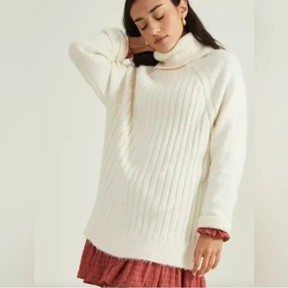 Altar'd State Off White Oversized FuzzyTurtleneck Ribbed Sweater Size Medium